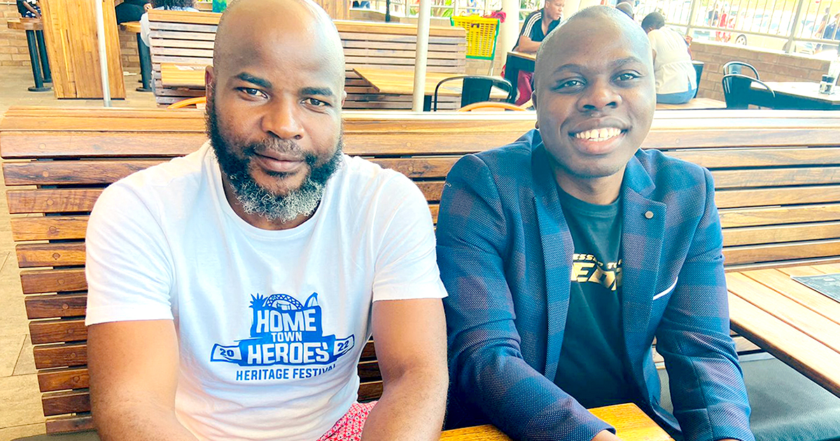 Vendaboy, Muvenda Ndou and artists smoke a peace pipe