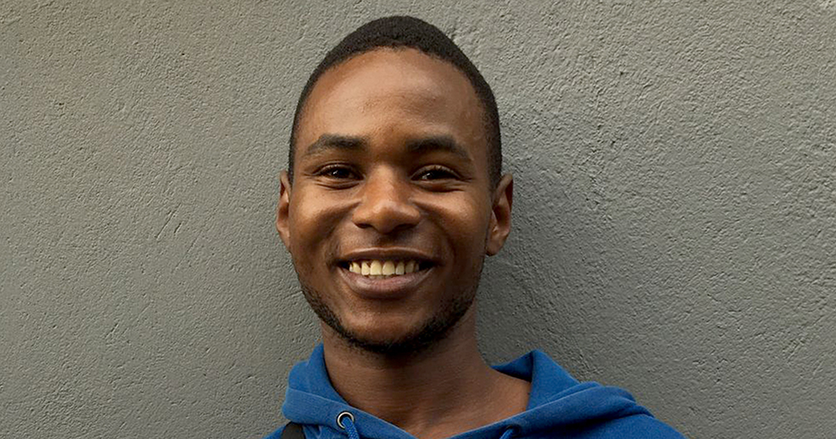 Phindulo makes ends meet with his artwork
