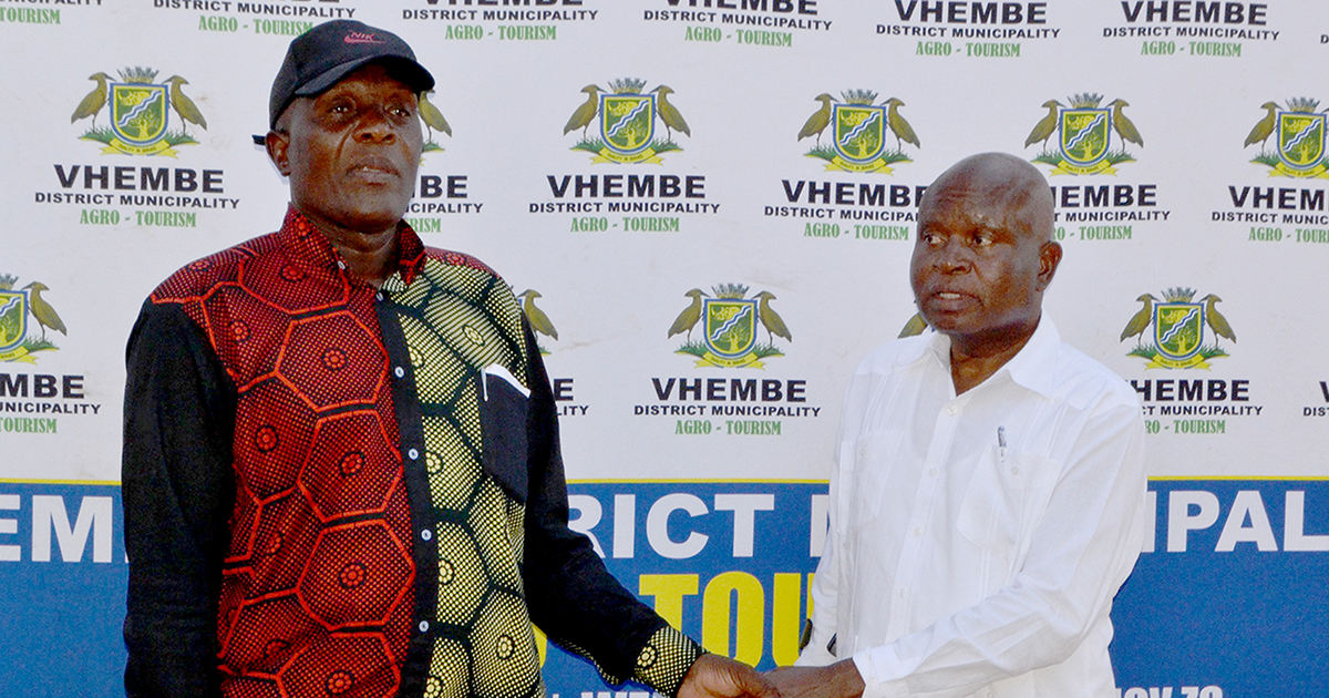 Vhembe signs Twinning Agreement with Beitbridge Council