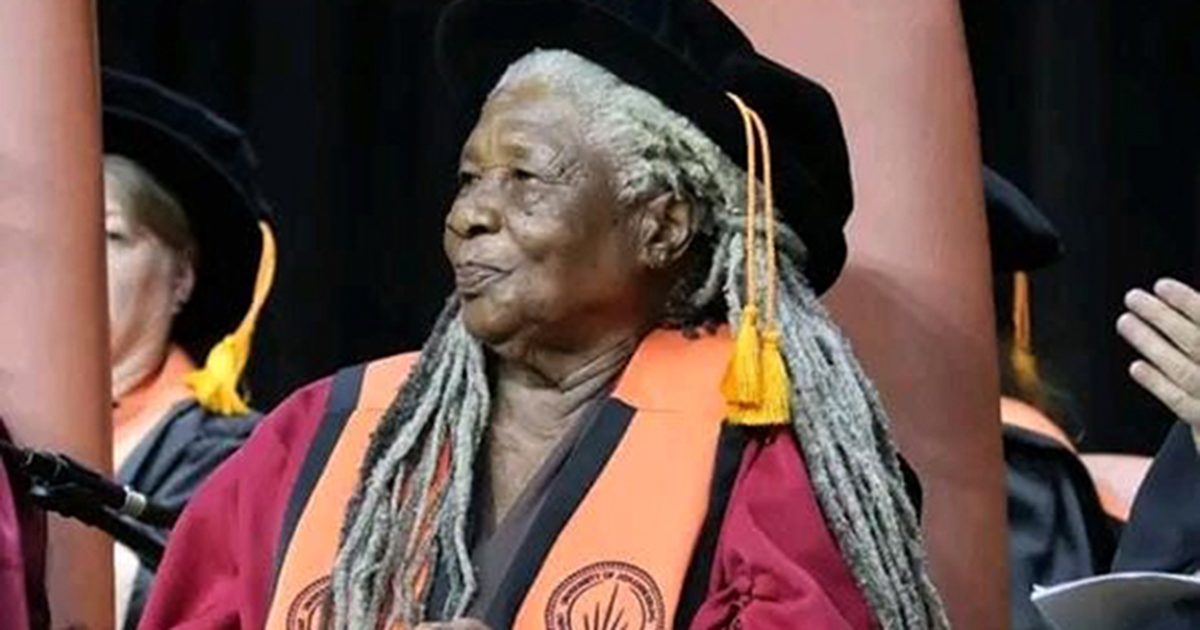 Veteran sculptor Noria Mabasa honoured with doctorate