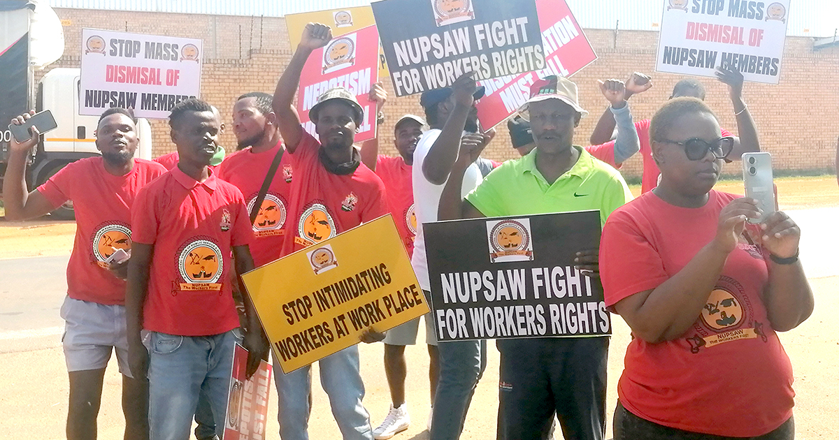 Crimson Loo workers continue with strike