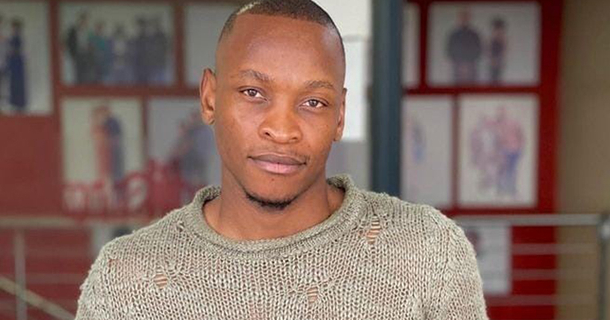 Tshilidzi Rambau u khou tevhela miḽoro yawe.