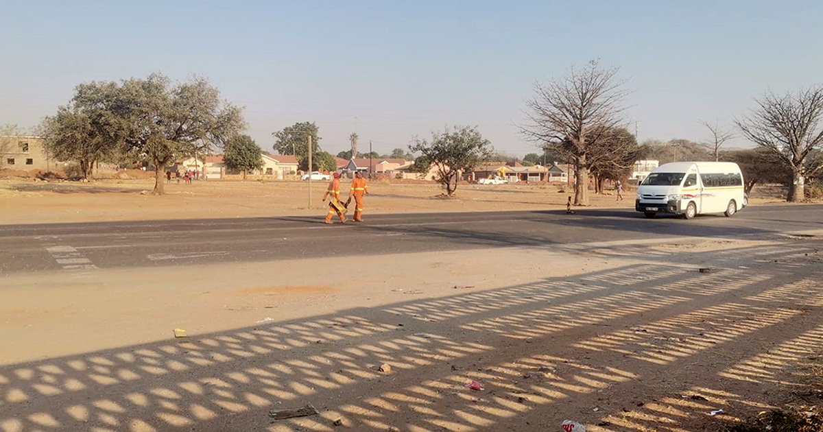 SANRAL erects speed humps at Skoonplaas pedestrian crossing
