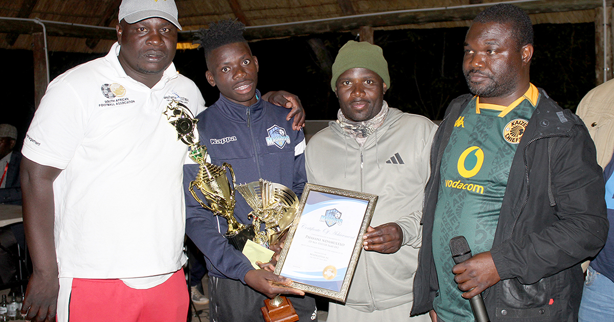 Madritas celebrate successes by honouring players and officials