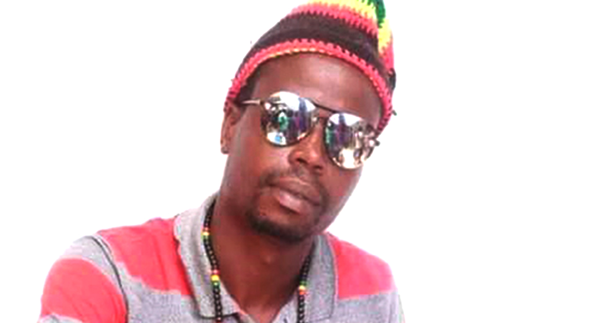 Ras Mjelo o anḓadza aḽibamu yawe ya rege ya u thoma.