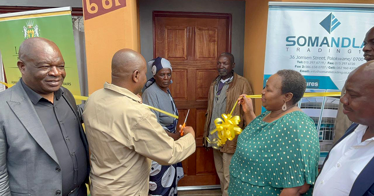 MEC Makamu hands over fully furnished houses to needy families