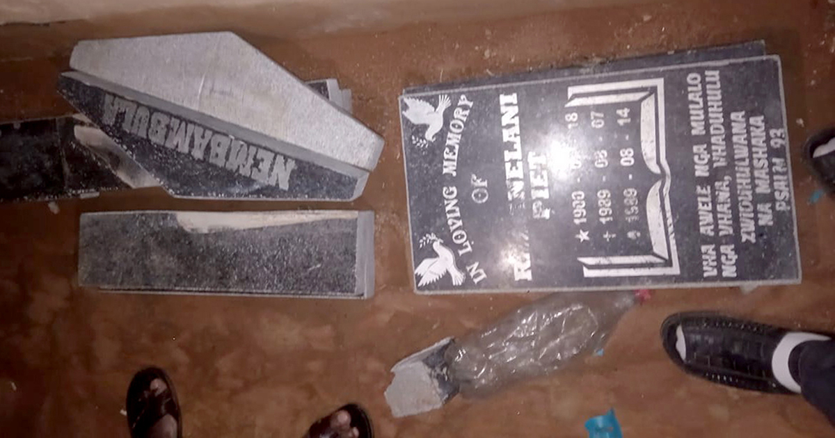 Two suspects arrested at Dopeni for the theft of tombstones