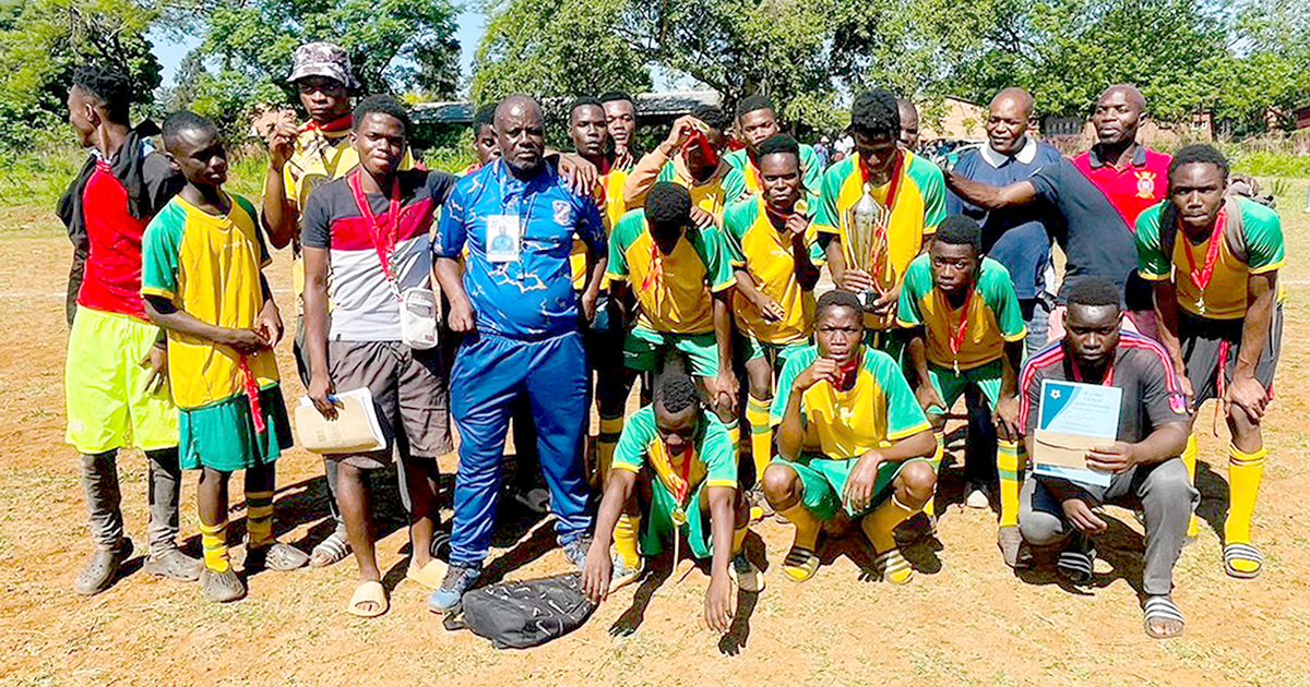 Marude Secondary wins the trophy