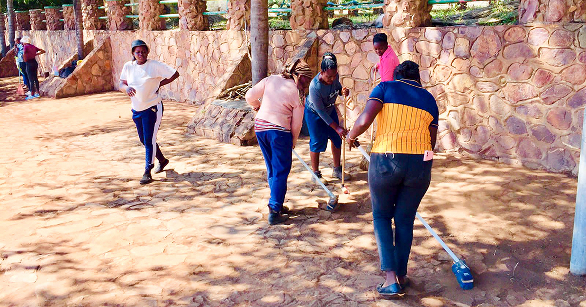 Community start to fix Mphephu Resort, but government warns it's illegal