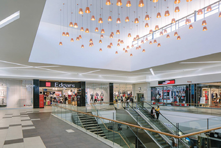 Thavhani mall i ḓo ḓisela vhathu mugaḓagasi vhusiku na masiari.