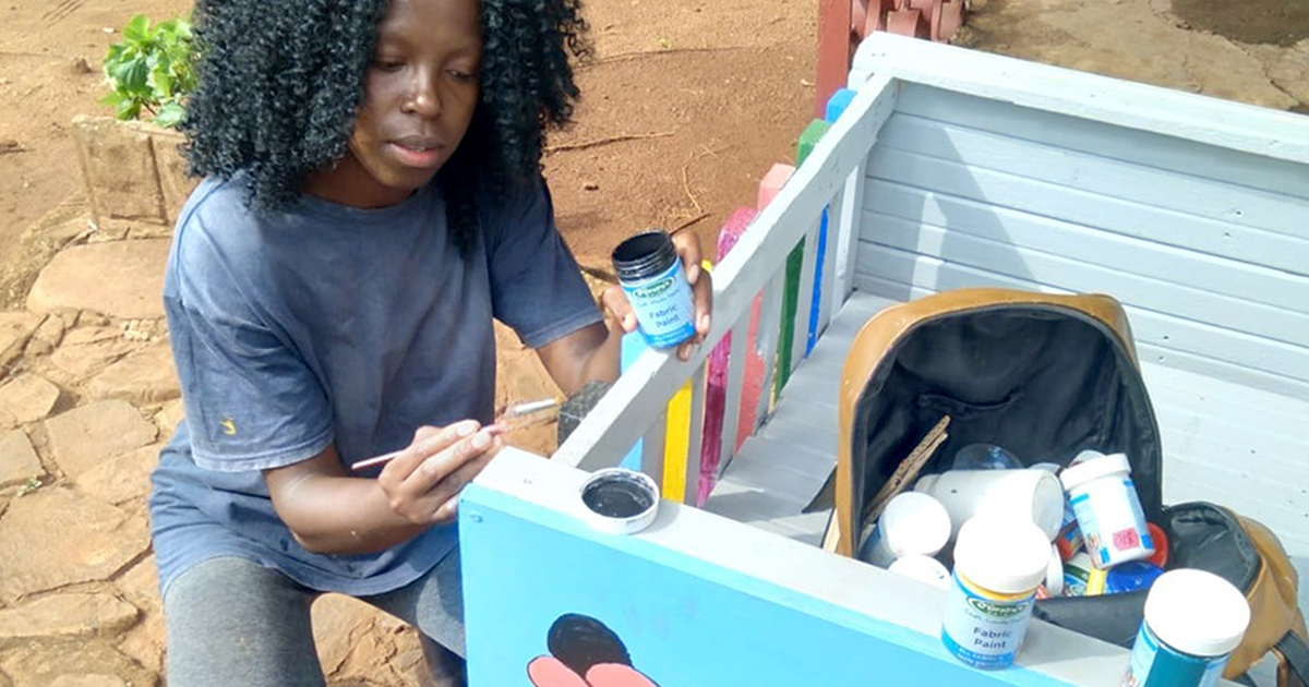 Bono finds healing in her artwork