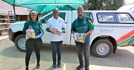 Vha Gift of the Givers vho farana zwanḓa na vha tshiimiswa tsha Vhamusanda Vho Matsila