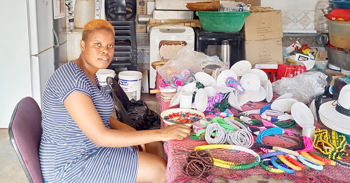 Fhulufhelo supports her family with her bead crafting skills