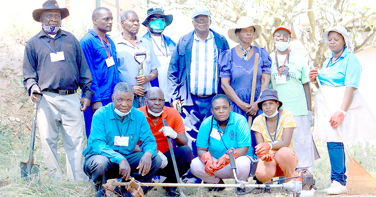 Elim residents get together and start to clean up 'dirty' Elim Hospital