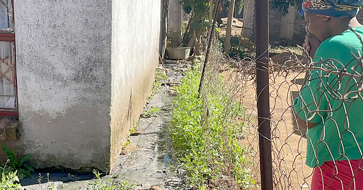 'The stench in Tshikota is (literally) making us sick'