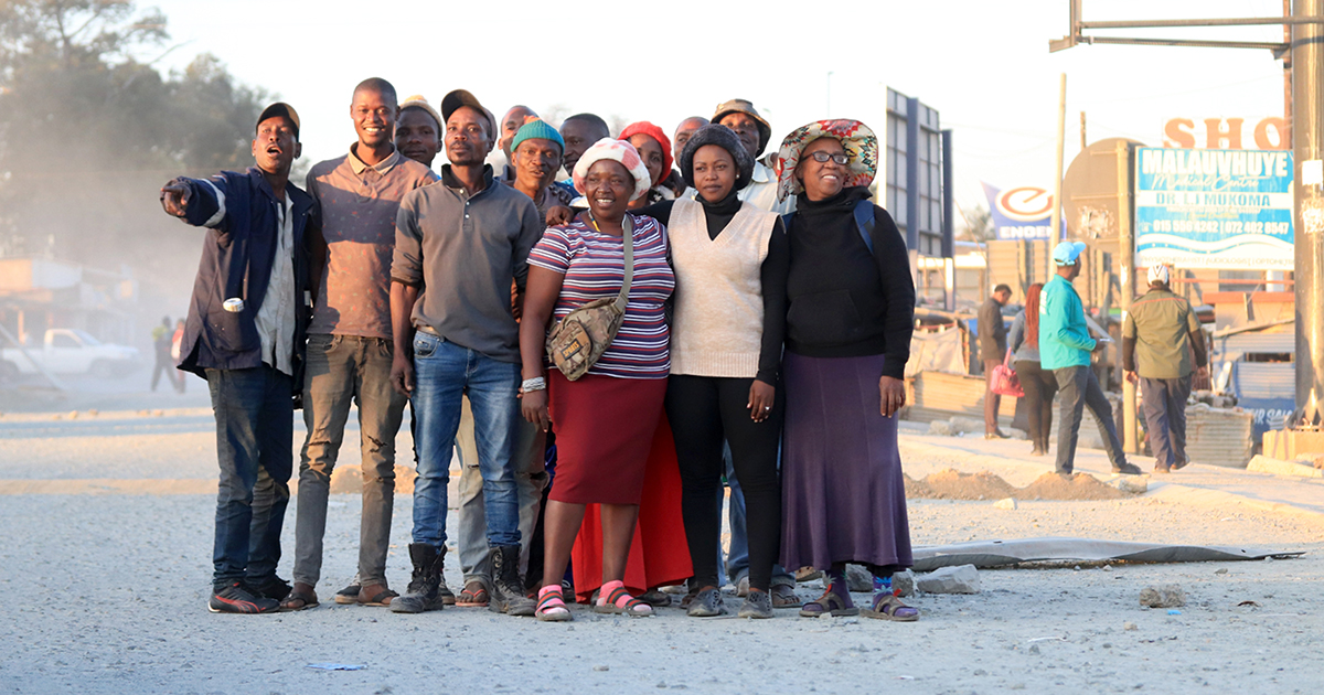 Fed-up Elim residents protest against incomplete D4 road project