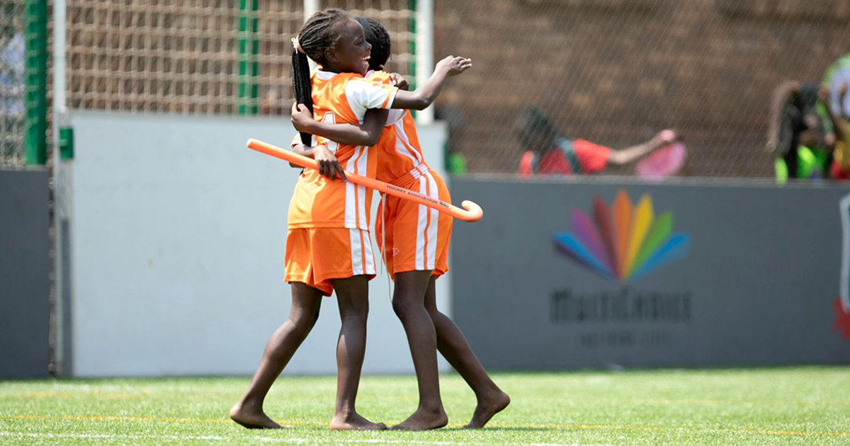 Zwikolo zwa vhupo ha mahayani vha khou dzhiela nṱha mutambo wa Hockey