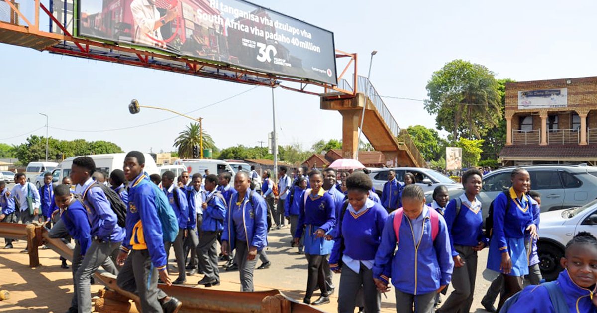 Chaos reigns on Mphephu Drive following bridge collapse