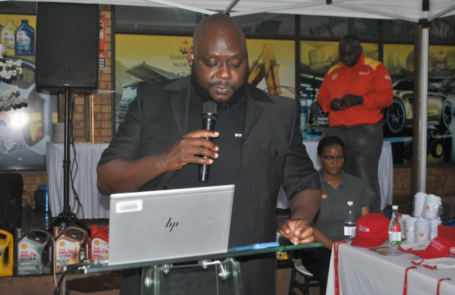 Shell helps local mechanics to know their oil