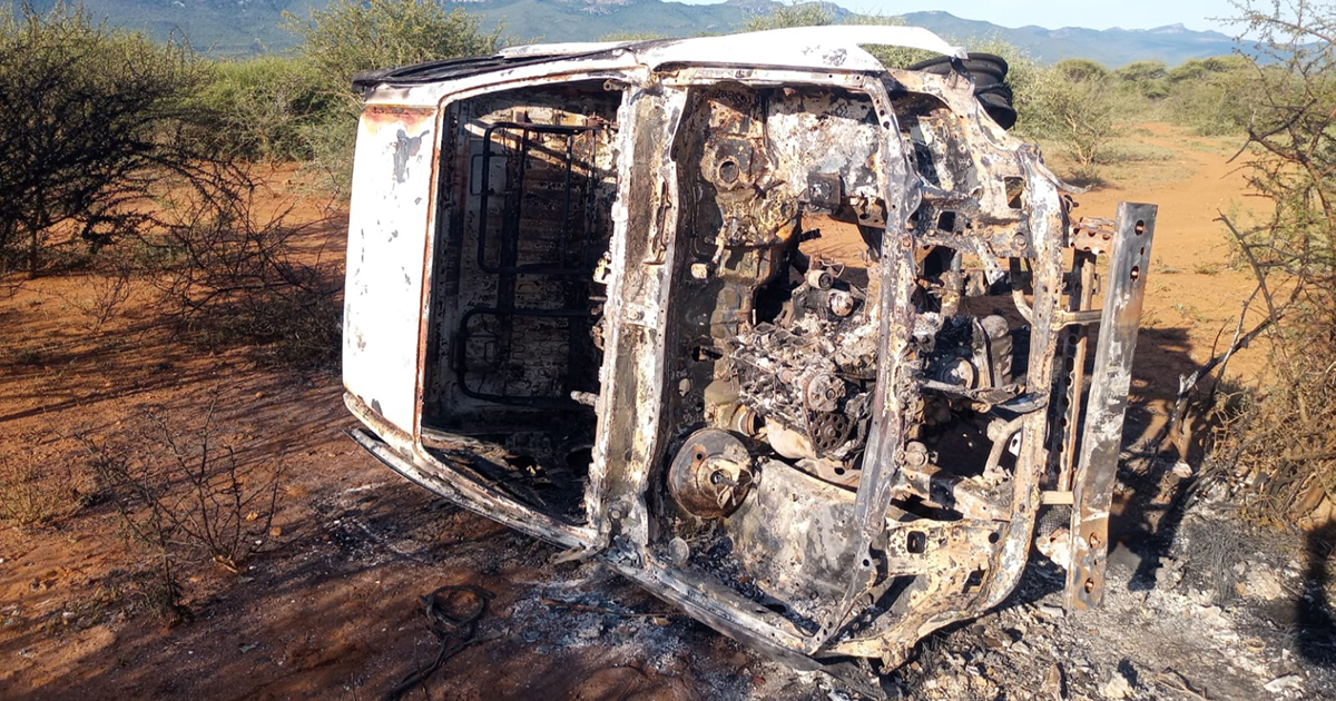 Bakkie of suspected stock thieves set alight
