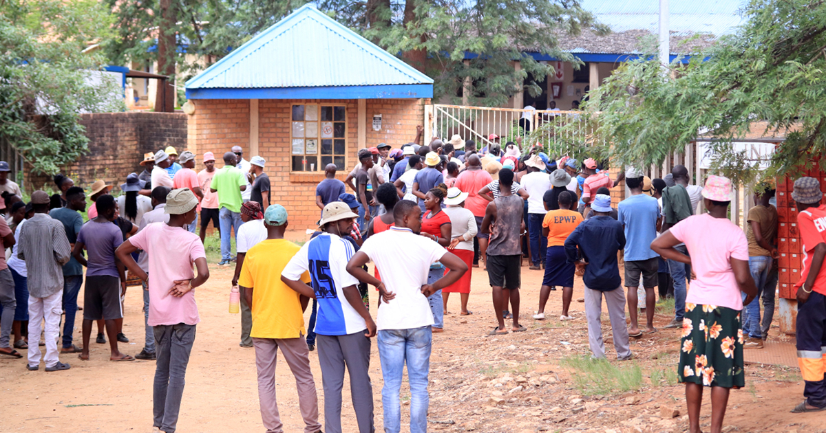 Valdezia residents demand action over cramped, foul-smelling clinic