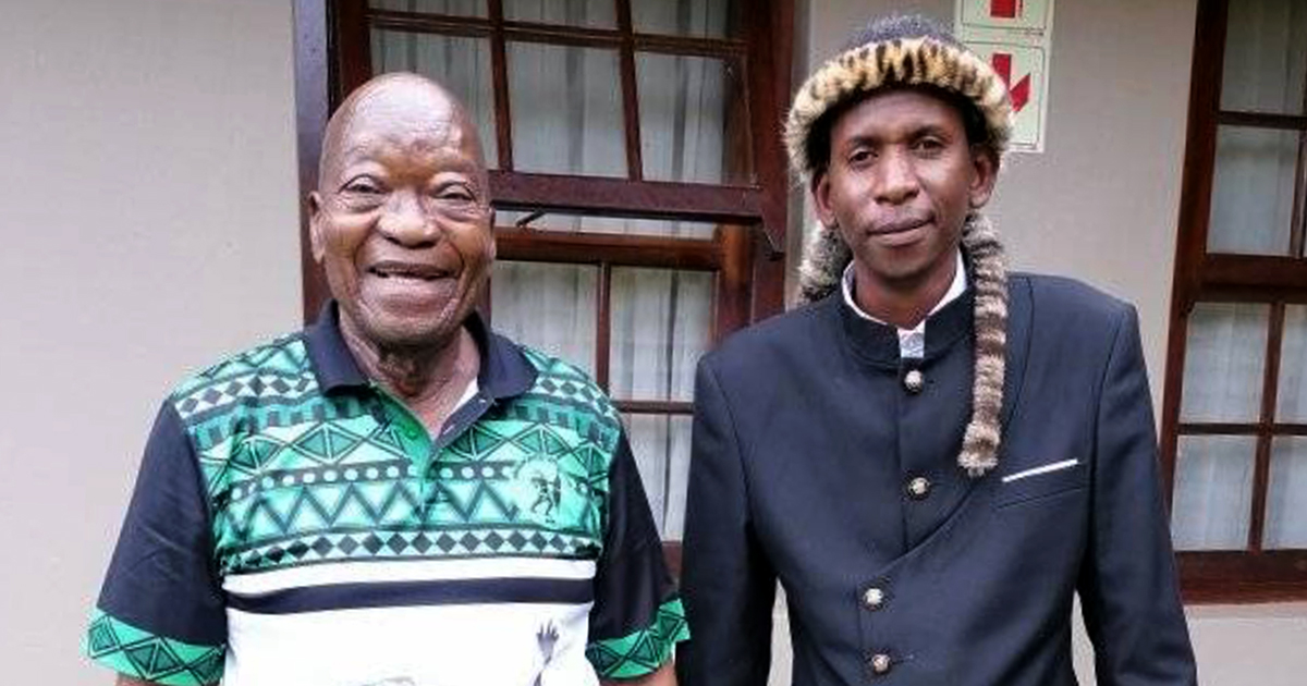 Many in court to support Thovhele Masia in his case against 'masquerader'