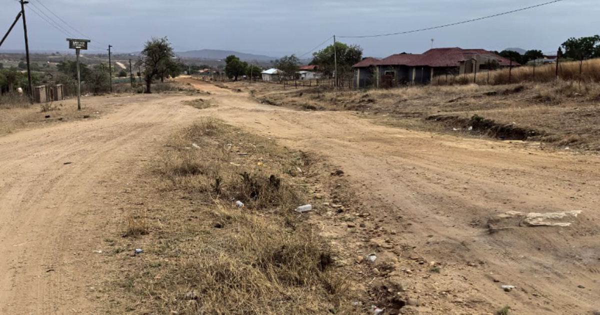 Residents fume over the poor road conditions in Tshimbupfe