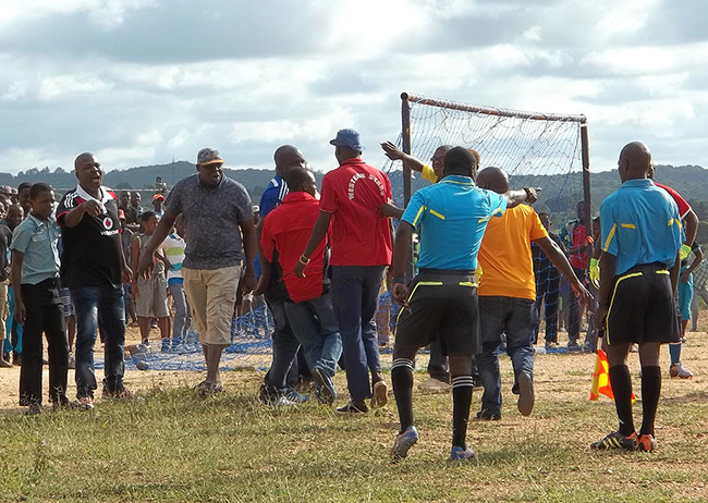 Defenders on top in controversial match