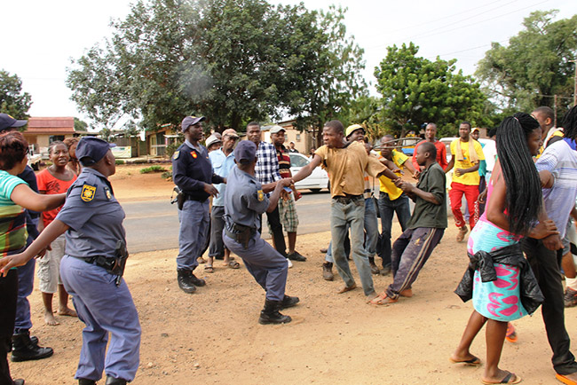 Innocent resident seriously injured by mob