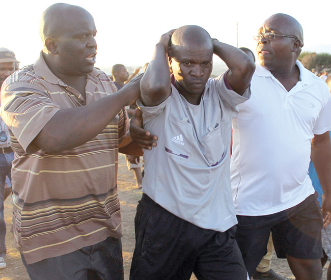 R7 000 fine for Muraleni United for assaulting the ref