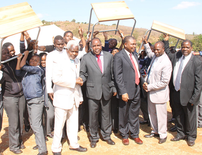 Hundred new tables for Dengenya High