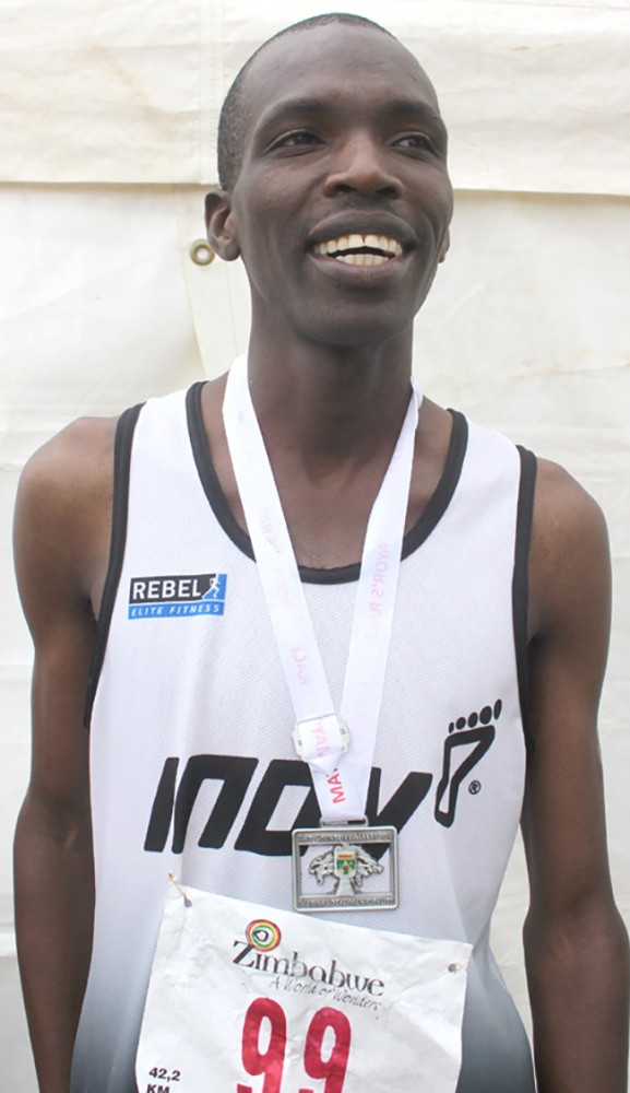 Nkosiyazi Sibanda again wins the Two Countries Marathon
